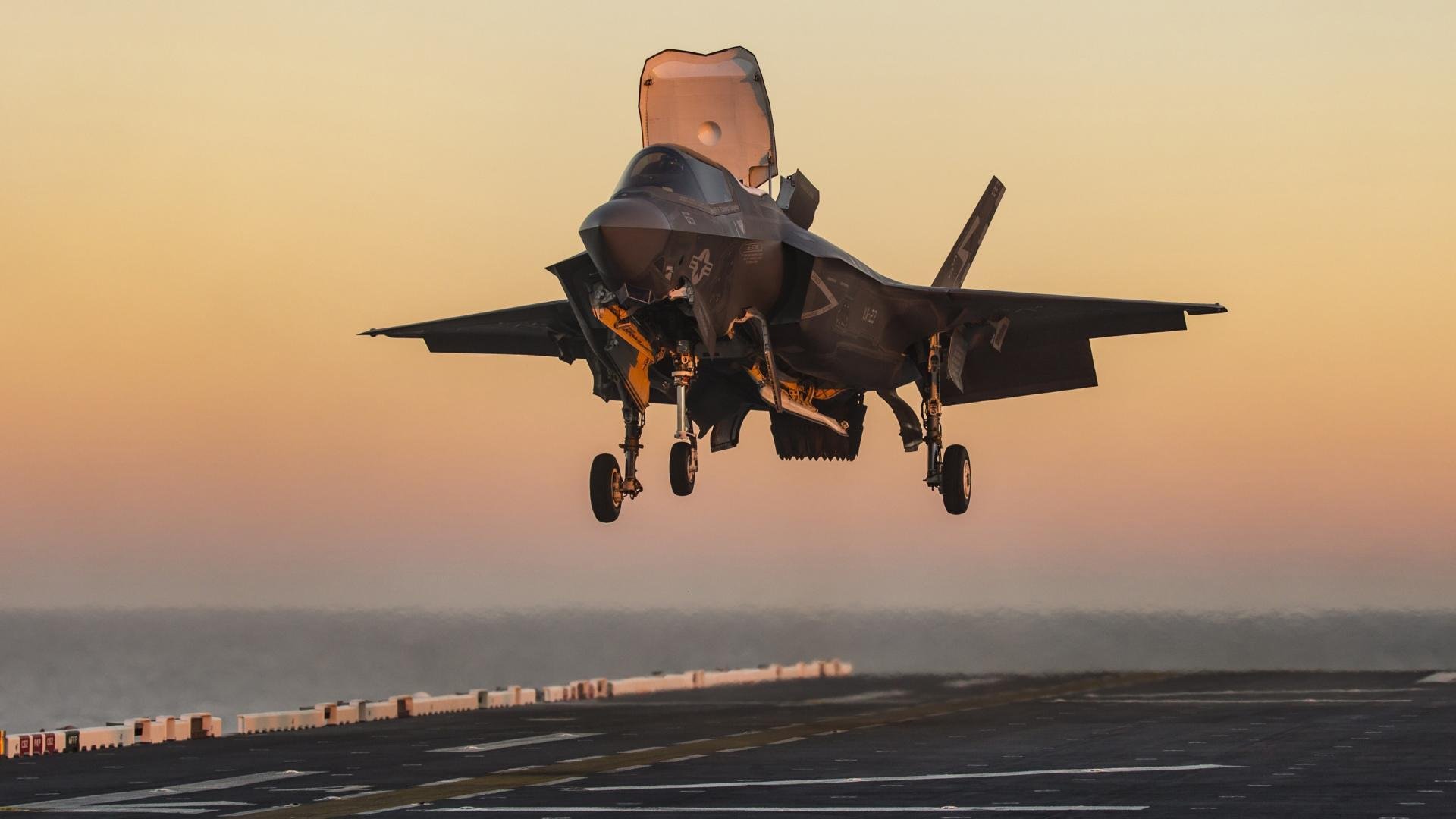 fb体育官网首页-国足备战国际大赛，攻防两端均衡发展，国足出战